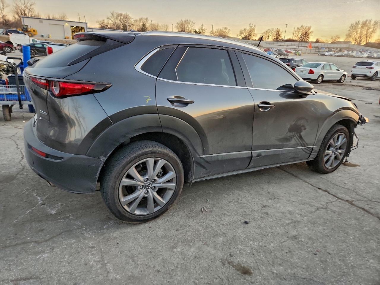 2022 Mazda Cx-30 Premium - Фото 3