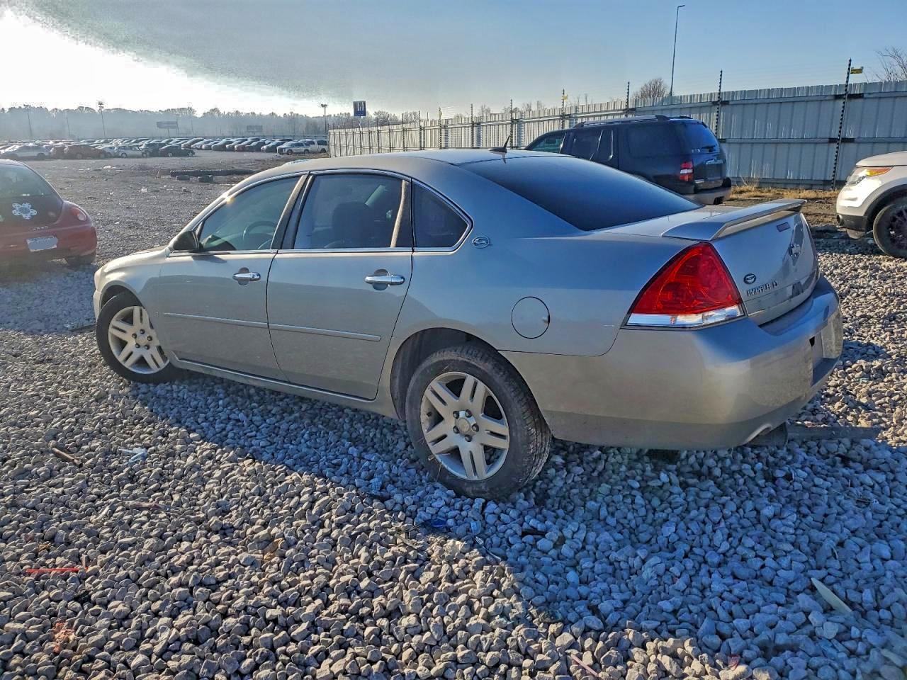 2008 Chev Impala - Фото 2
