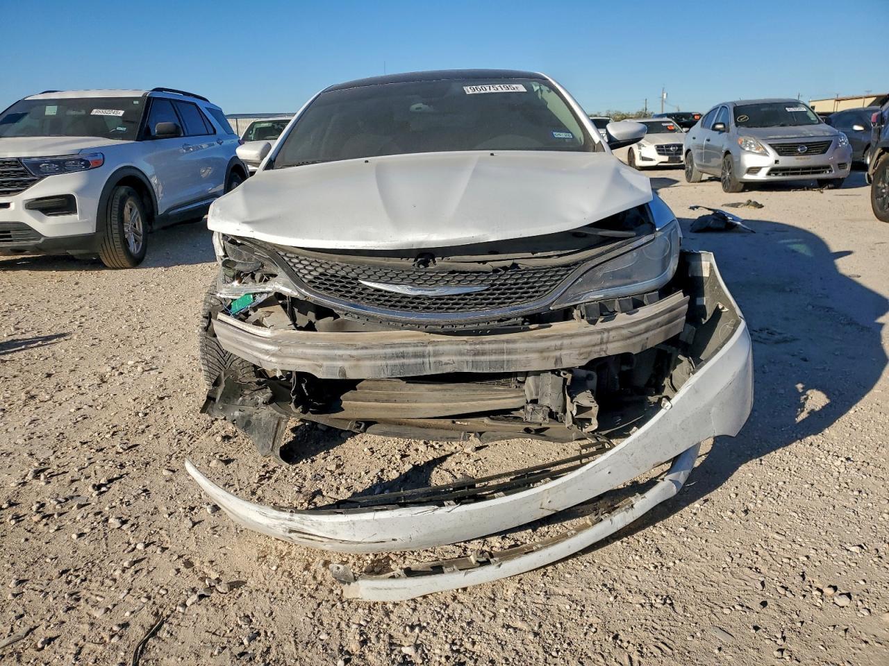 2016 Chrysler 200 Limited - Фото 5