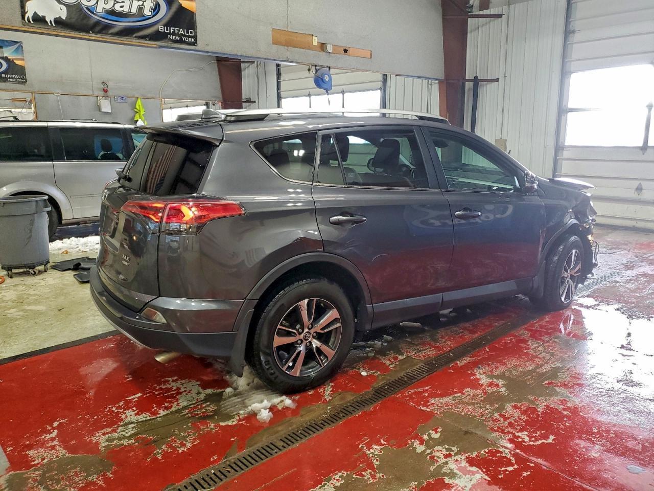 2018 Toyota Rav4 Adventure - Фото 3