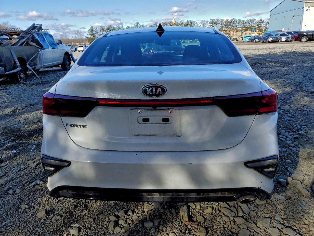 2021 Kia Forte Fe - Image 6