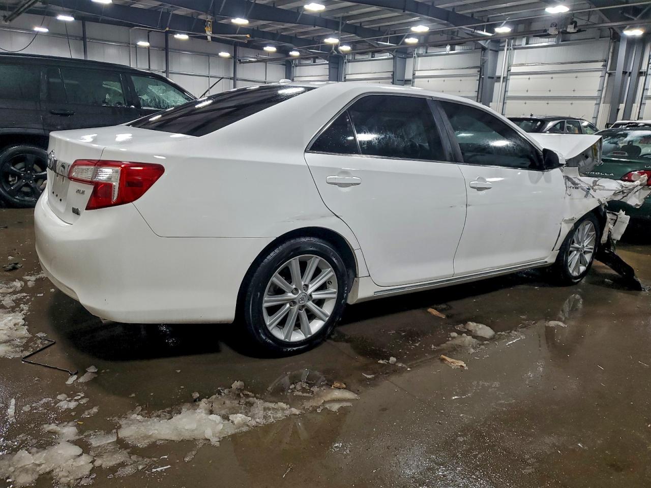 2014 Toyota Camry Hybrid - Фото 3