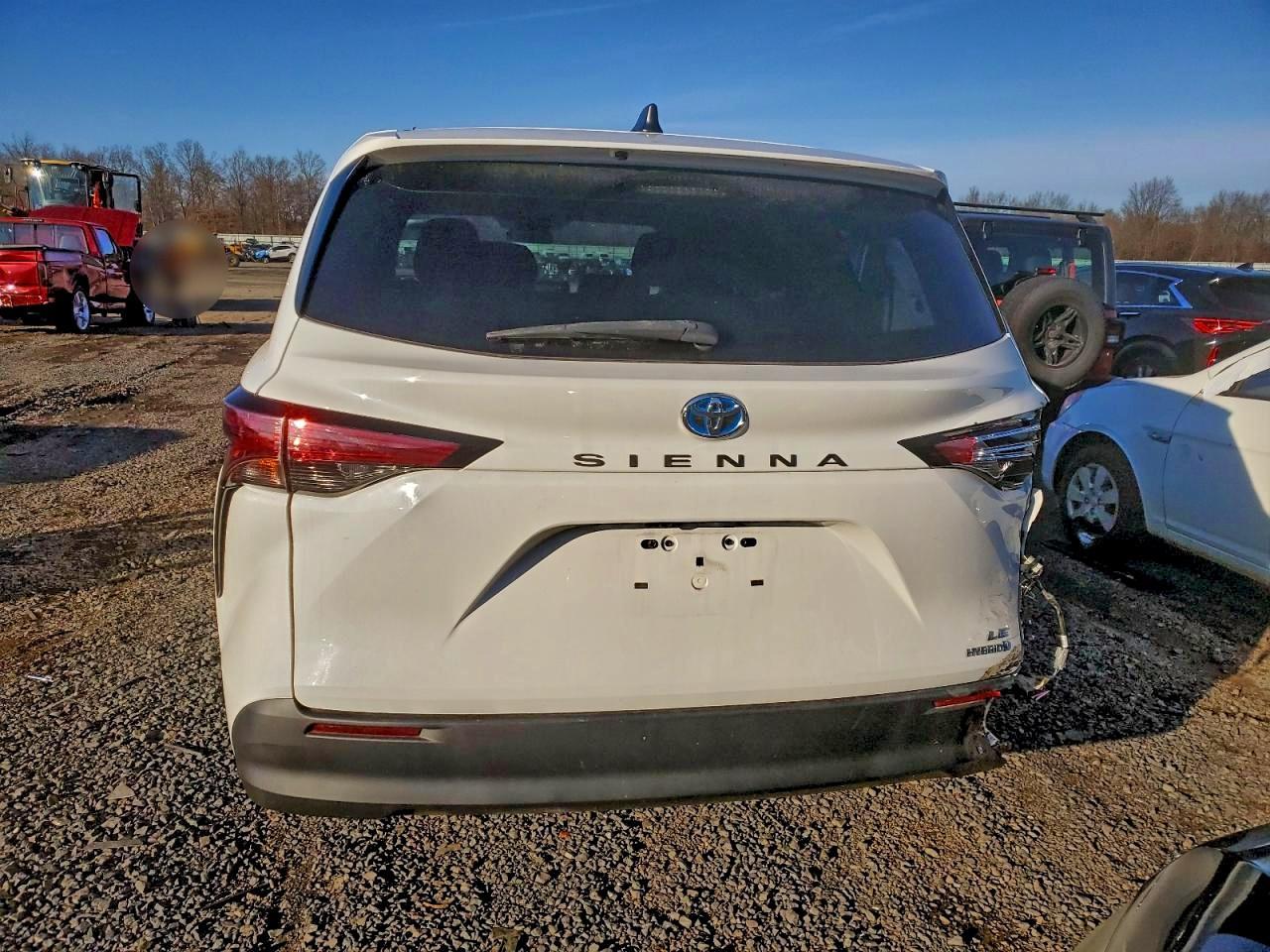 2021 Toyota Sienna Le - Фото 6