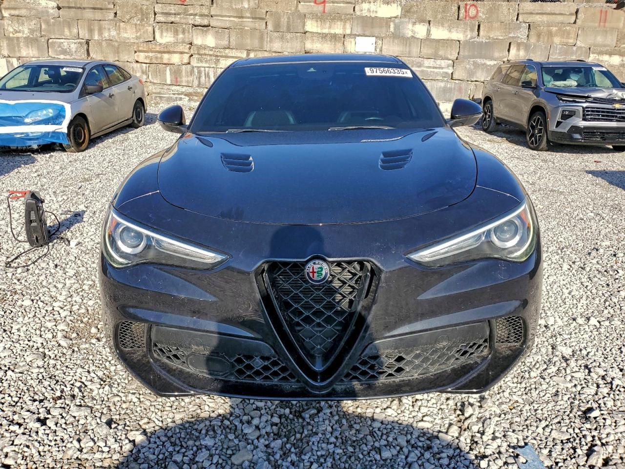 2018 Alfa Romeo Stelvio Quadrifoglio - Image 5