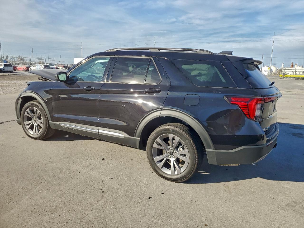 2025 Ford Explorer Active - Фото 2
