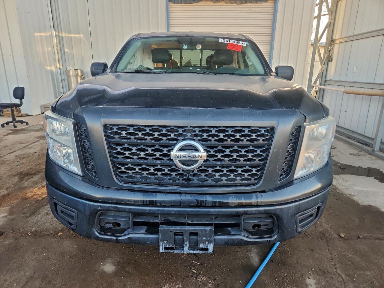 2017 Nissan Titan S - Фото 5