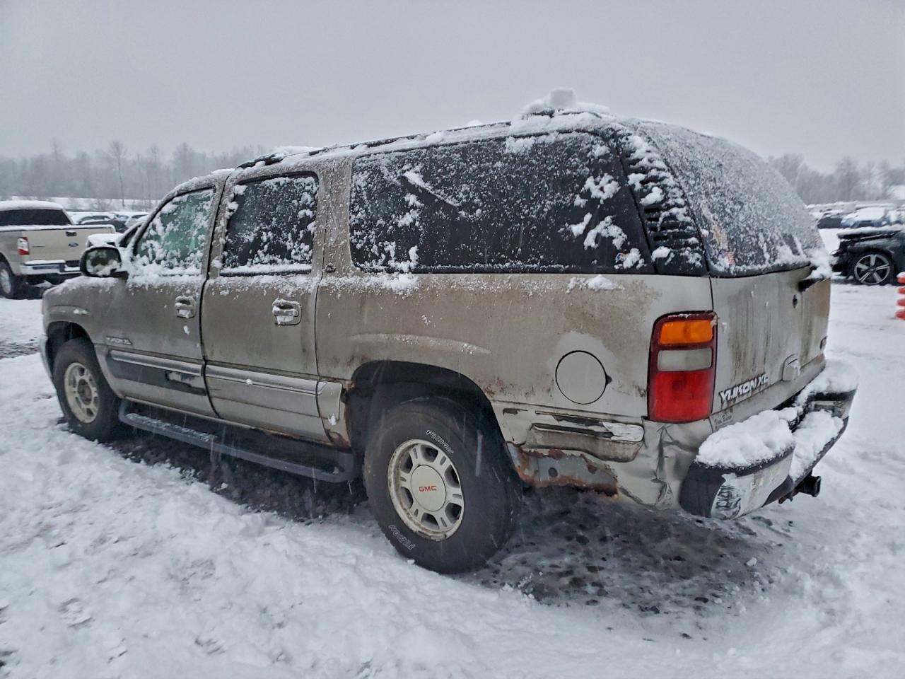 2001 GMC Yukon Xl K1500 - Фото 2