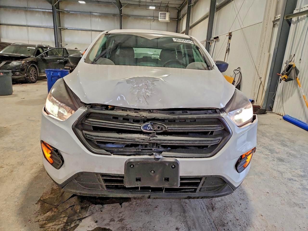 2019 Ford Escape S - Фото 5