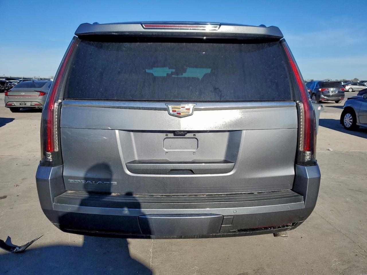 2020 Cadillac Escalade Platinum - Image 6