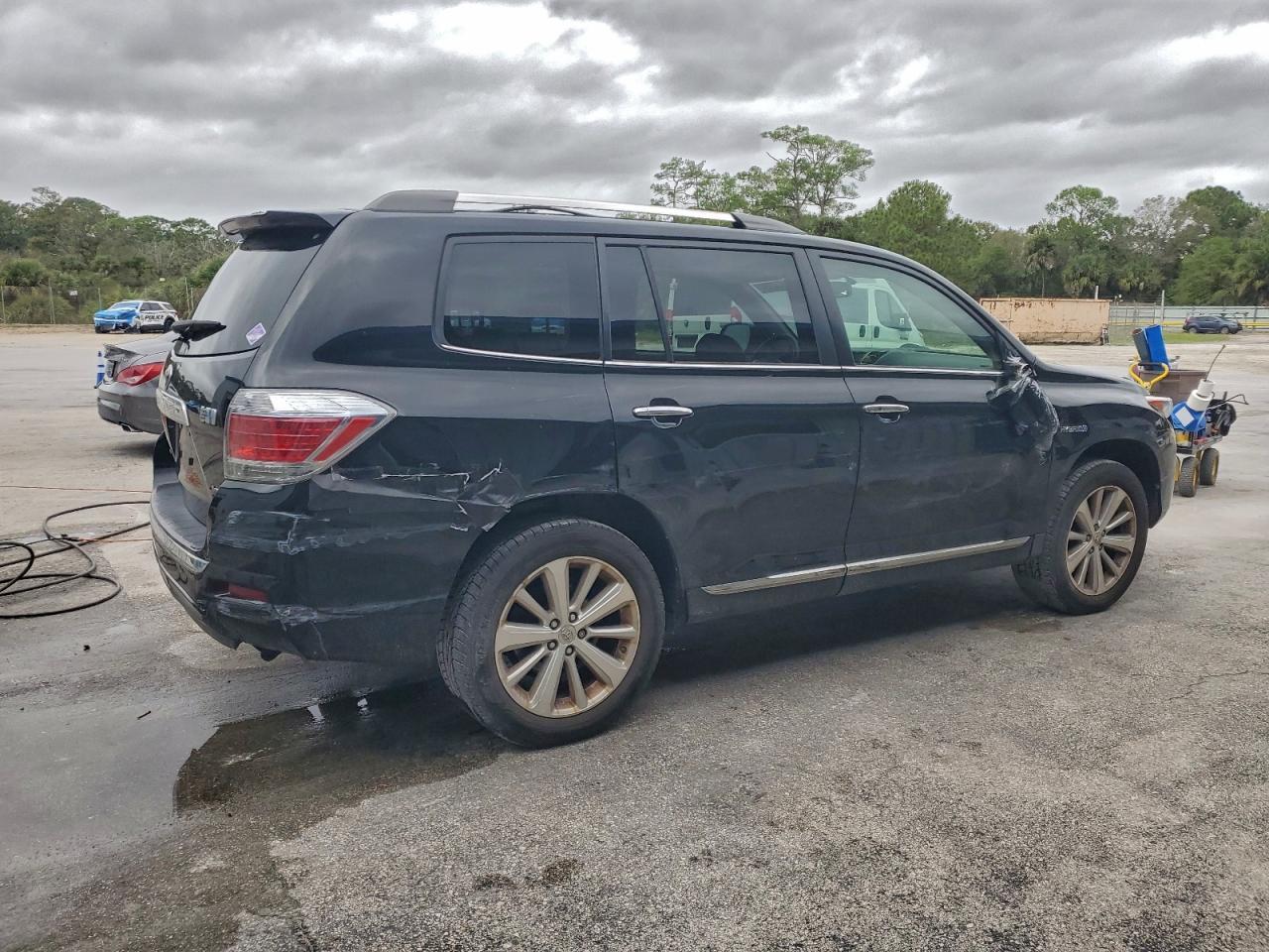 2012 Toyota Highlander Hybrid Limited - Image 3