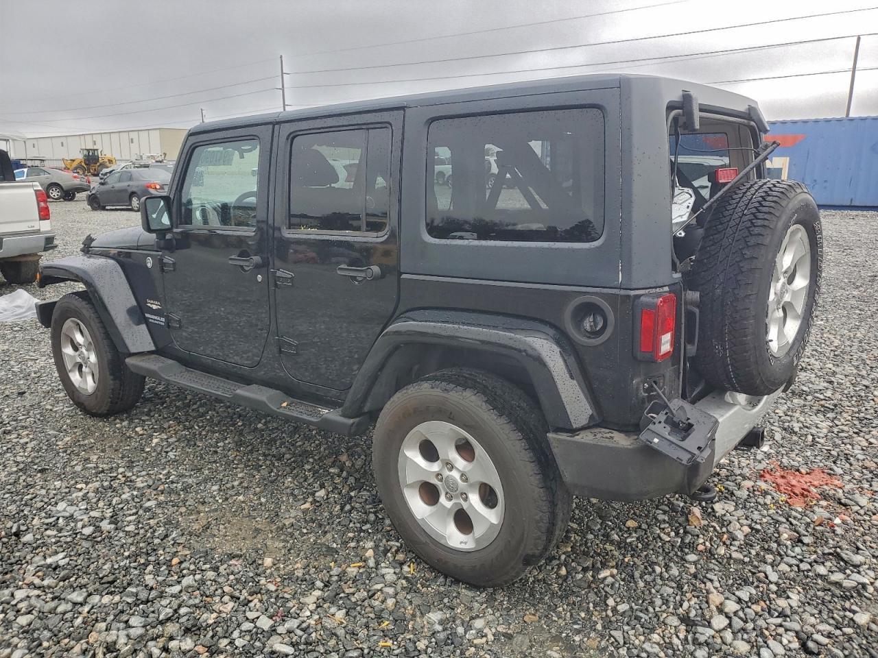 2013 Jeep Wrangler Unlimited Sahara - Image 2