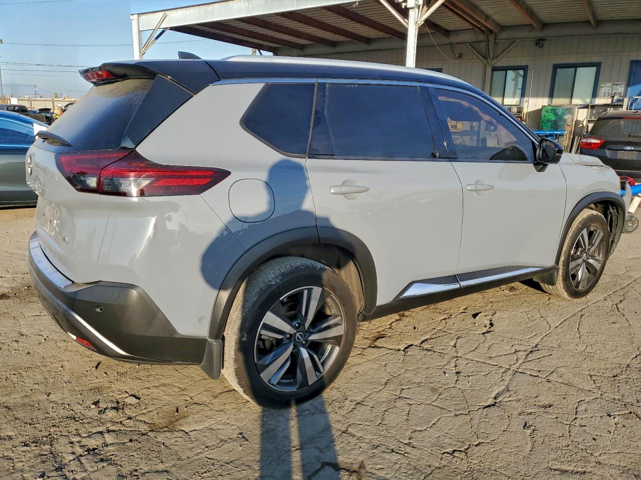 2023 Nissan Rogue Sl - Фото 3