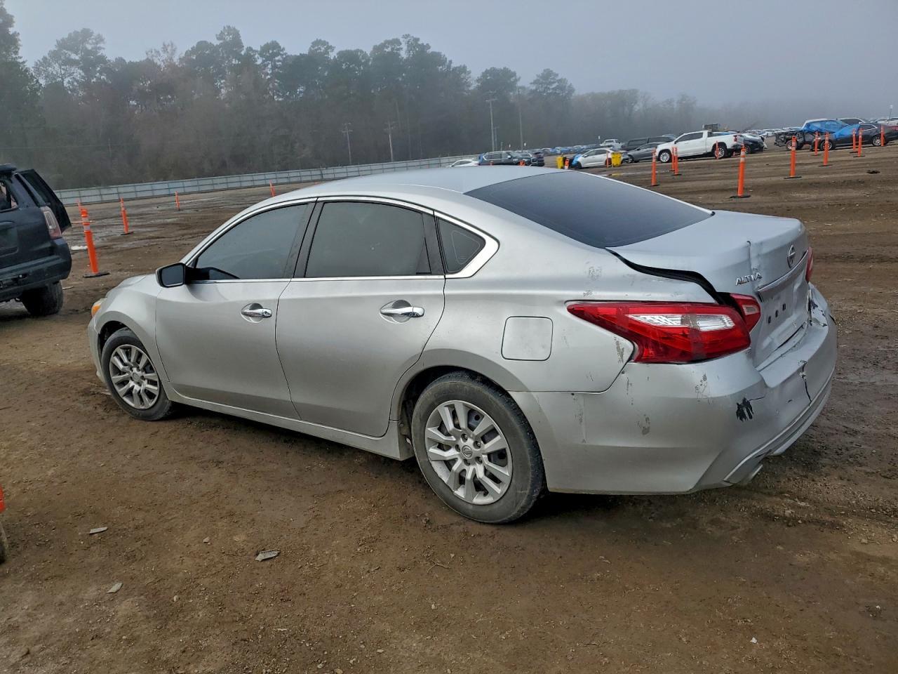 2016 Nissan Altima 2.5 - Фото 2