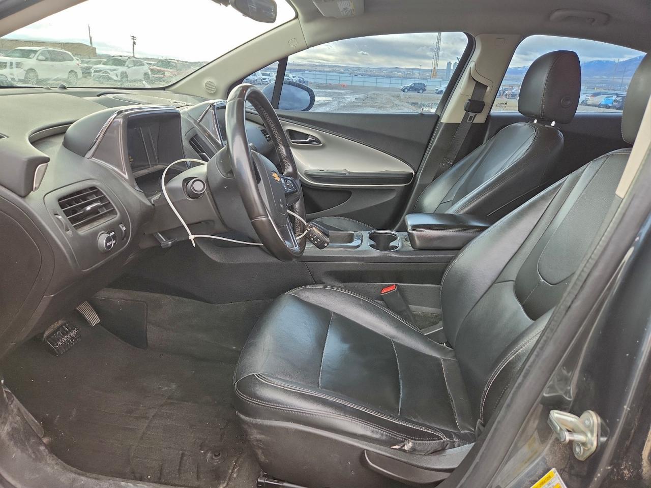 2013 Chevrolet Volt - Image 7