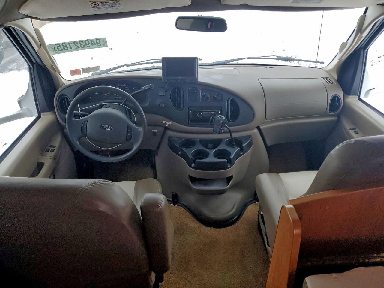 2006 Coachmen Freelander Recreational Vehicle - Фото 5