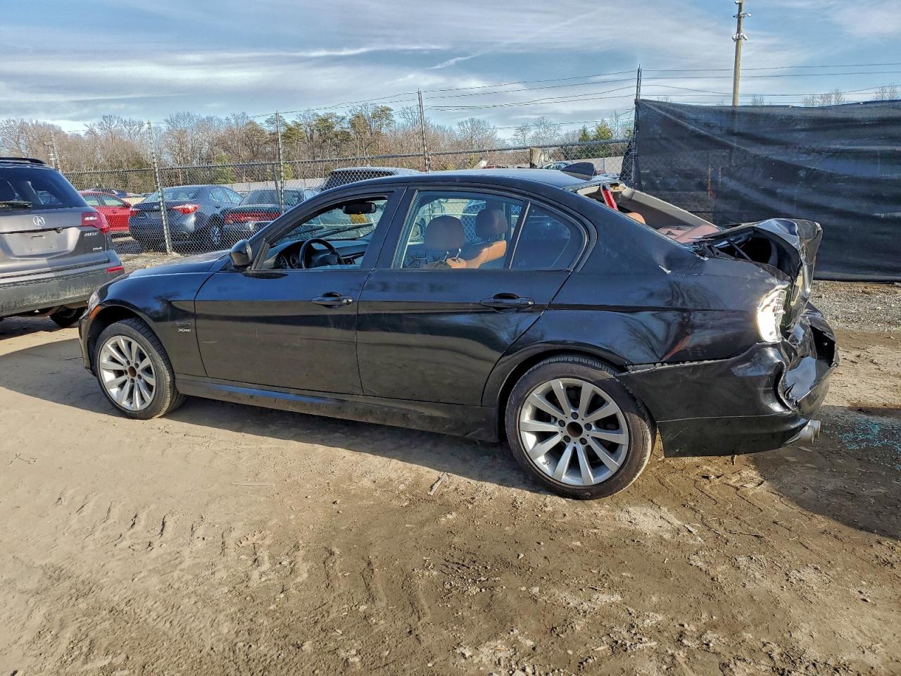 2011 BMW 328 Xi Sulev - Image 2