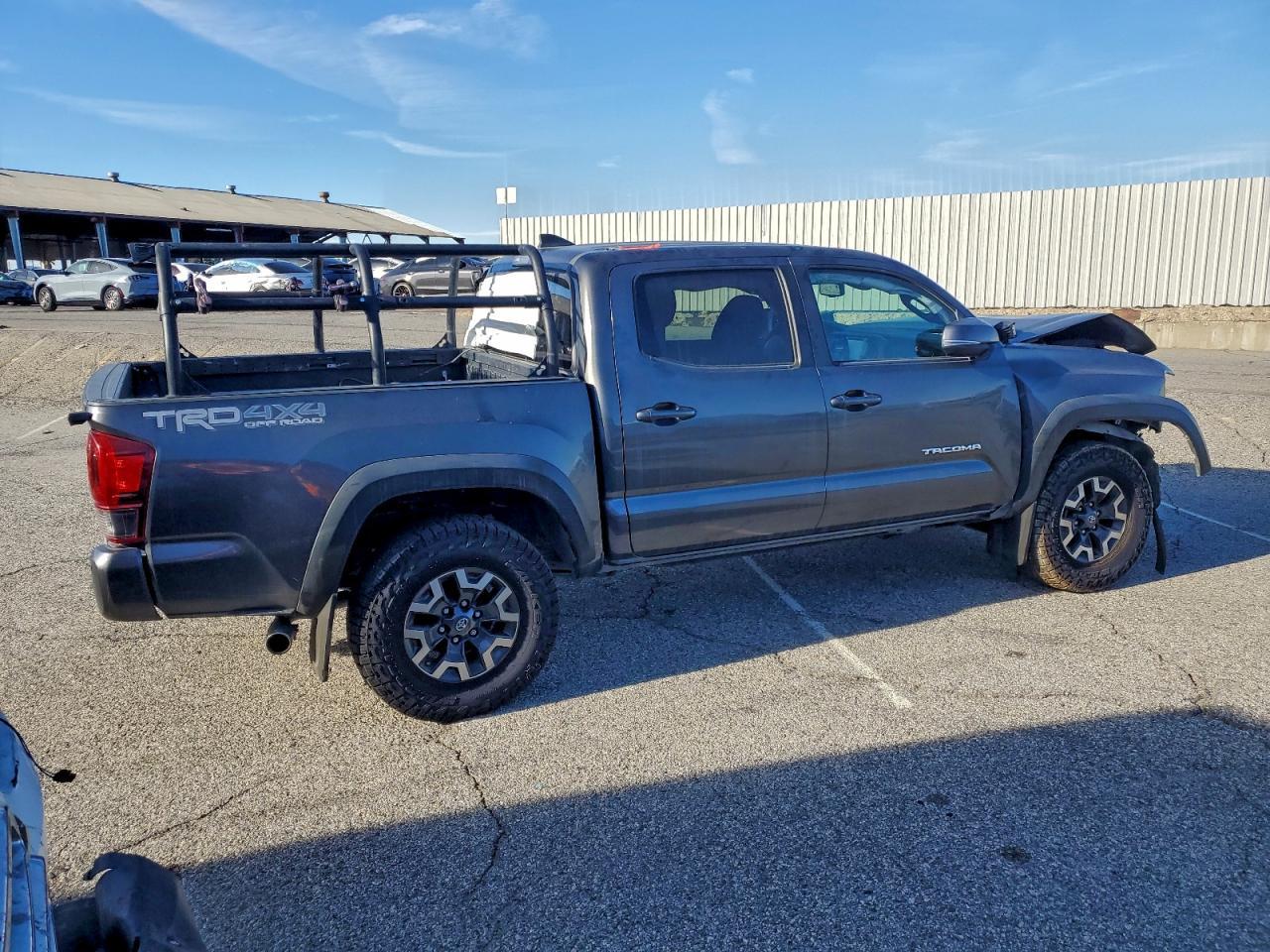 2018 Toyota Tacoma Double Cab - Фото 3