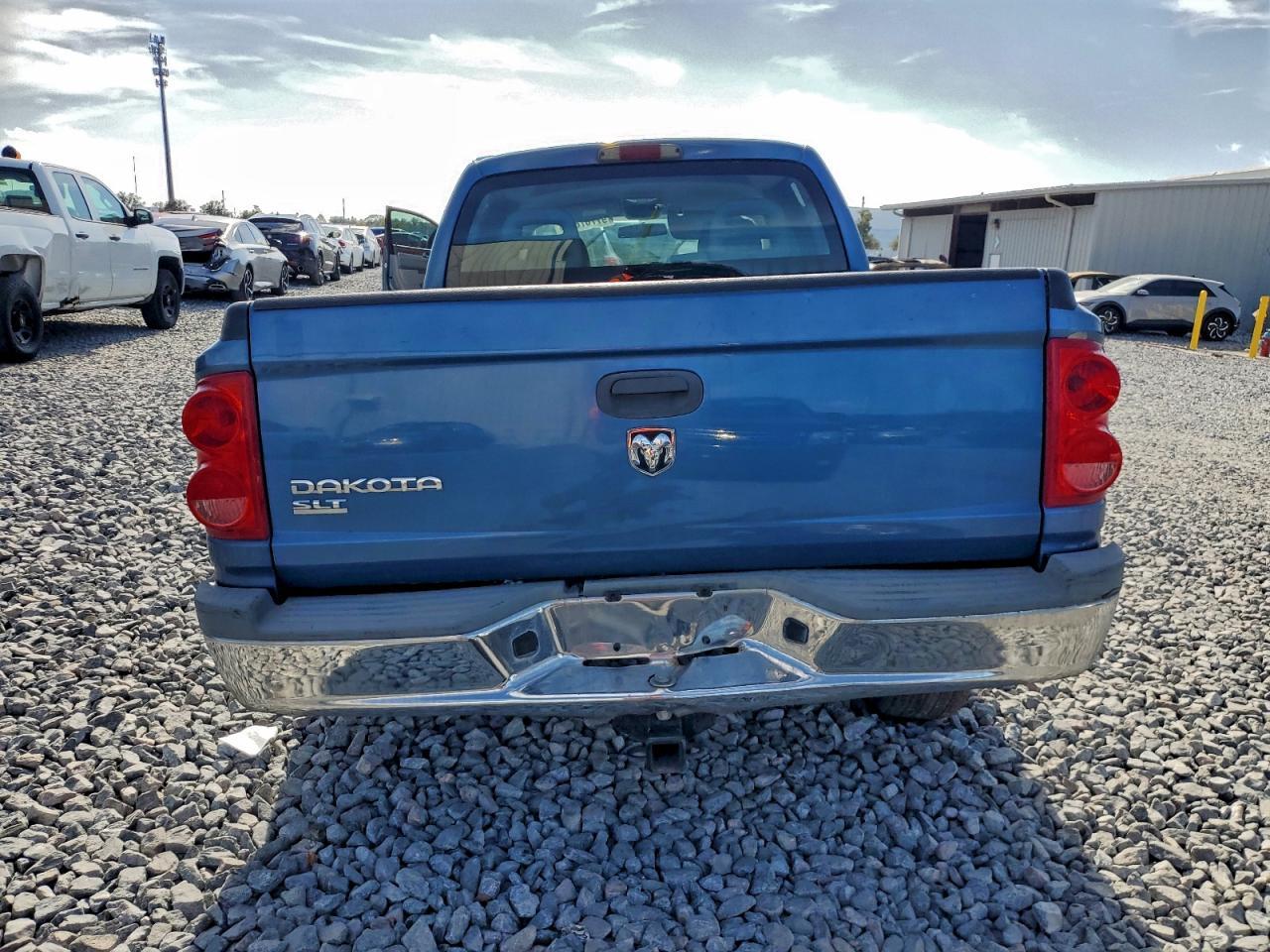 2005 Dodge Dakota Quad Slt - Image 6