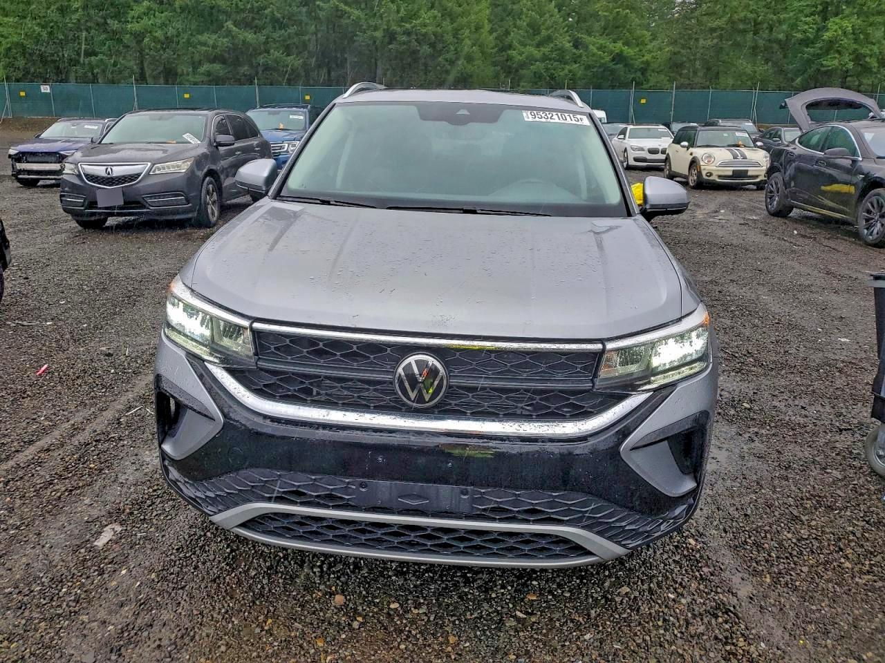 2023 Volkswagen Taos Se - Image 5