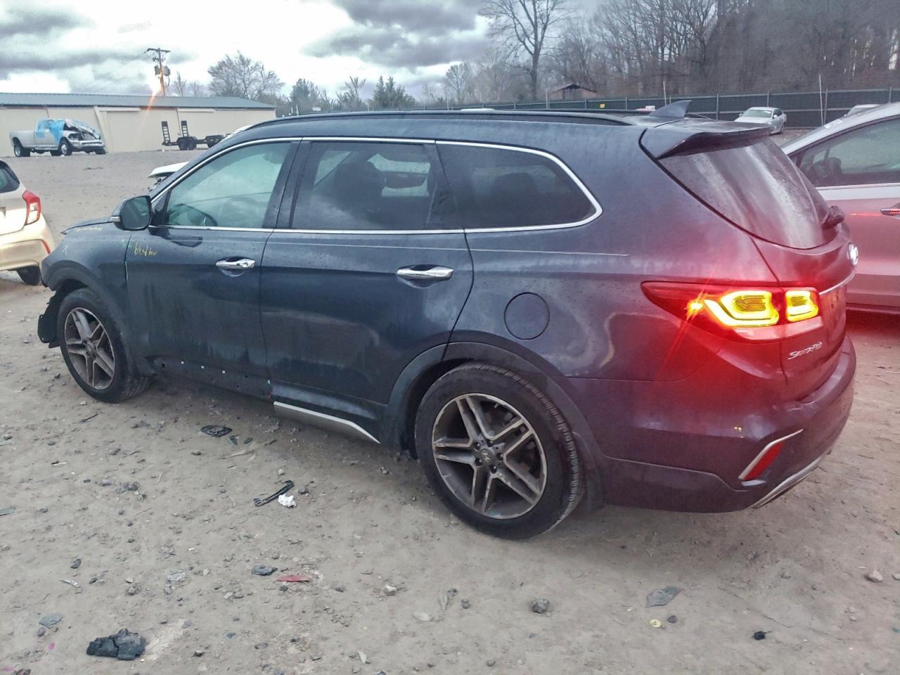 2017 Hyundai Santa Fe Se Ultimate - Image 2