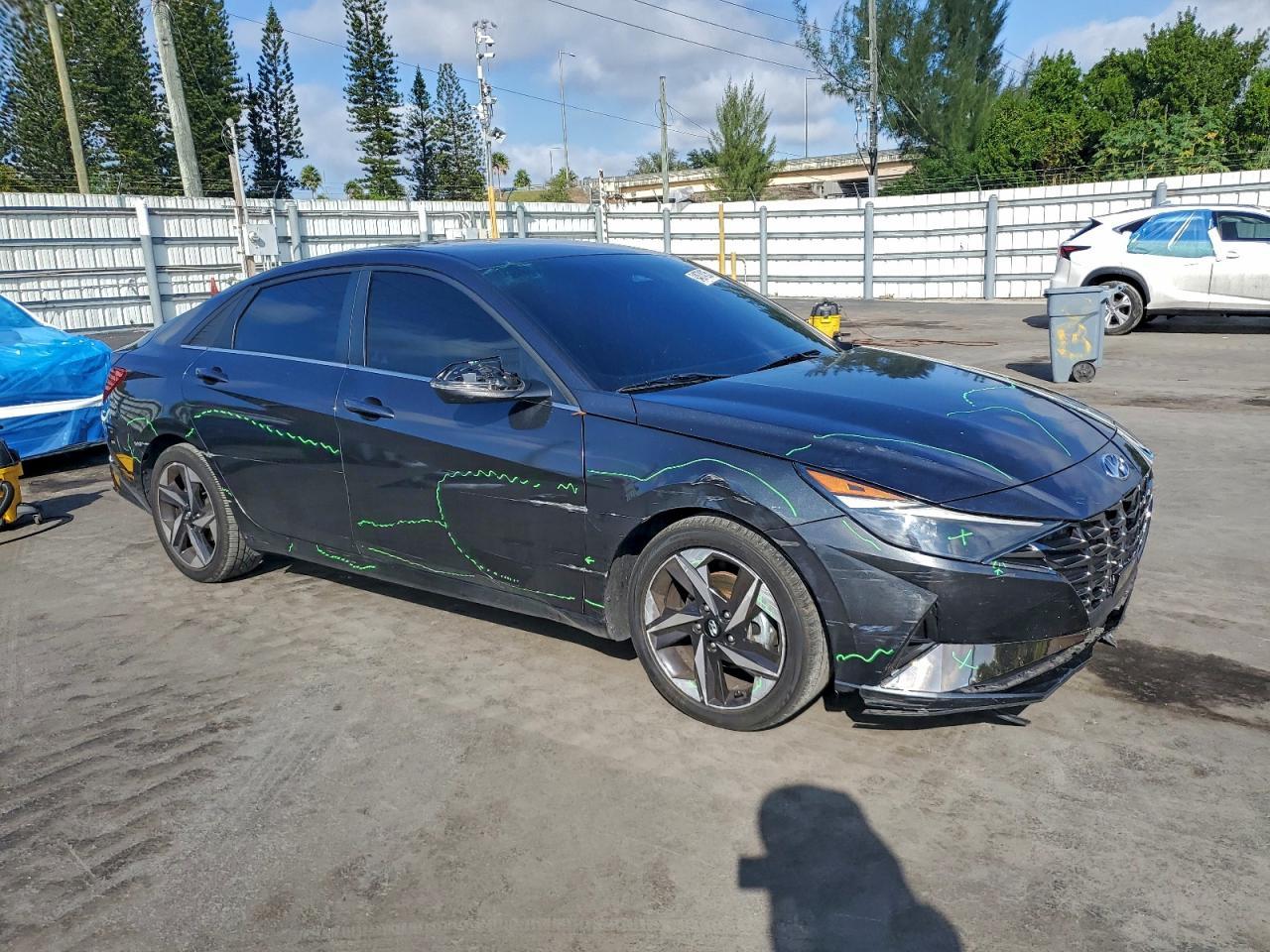 2021 Hyundai Elantra - Image 4
