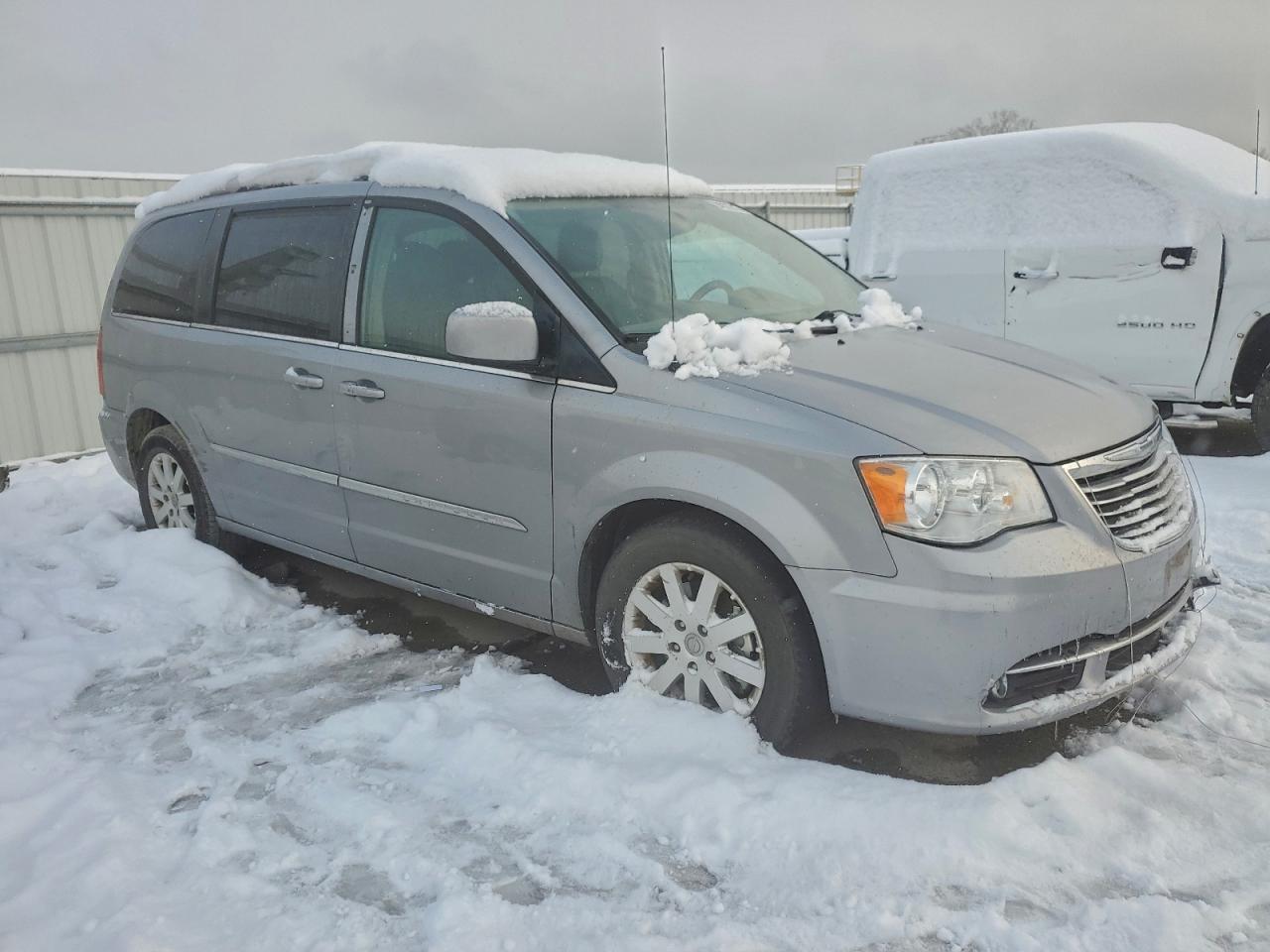 2015 Chrysler Town & Country Touring - Image 4