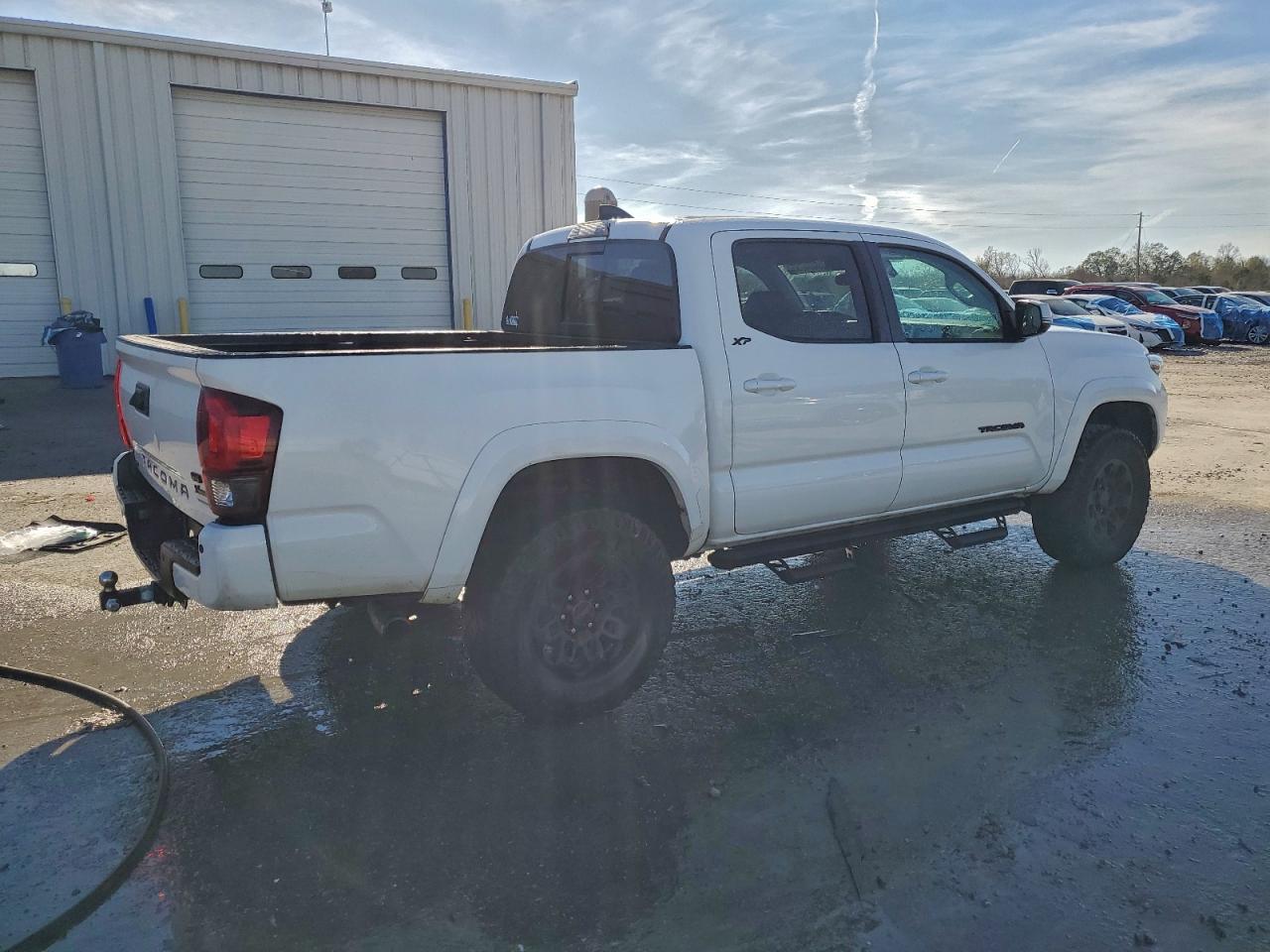 2022 Toyota Tacoma Sr5 V6 - Image 3