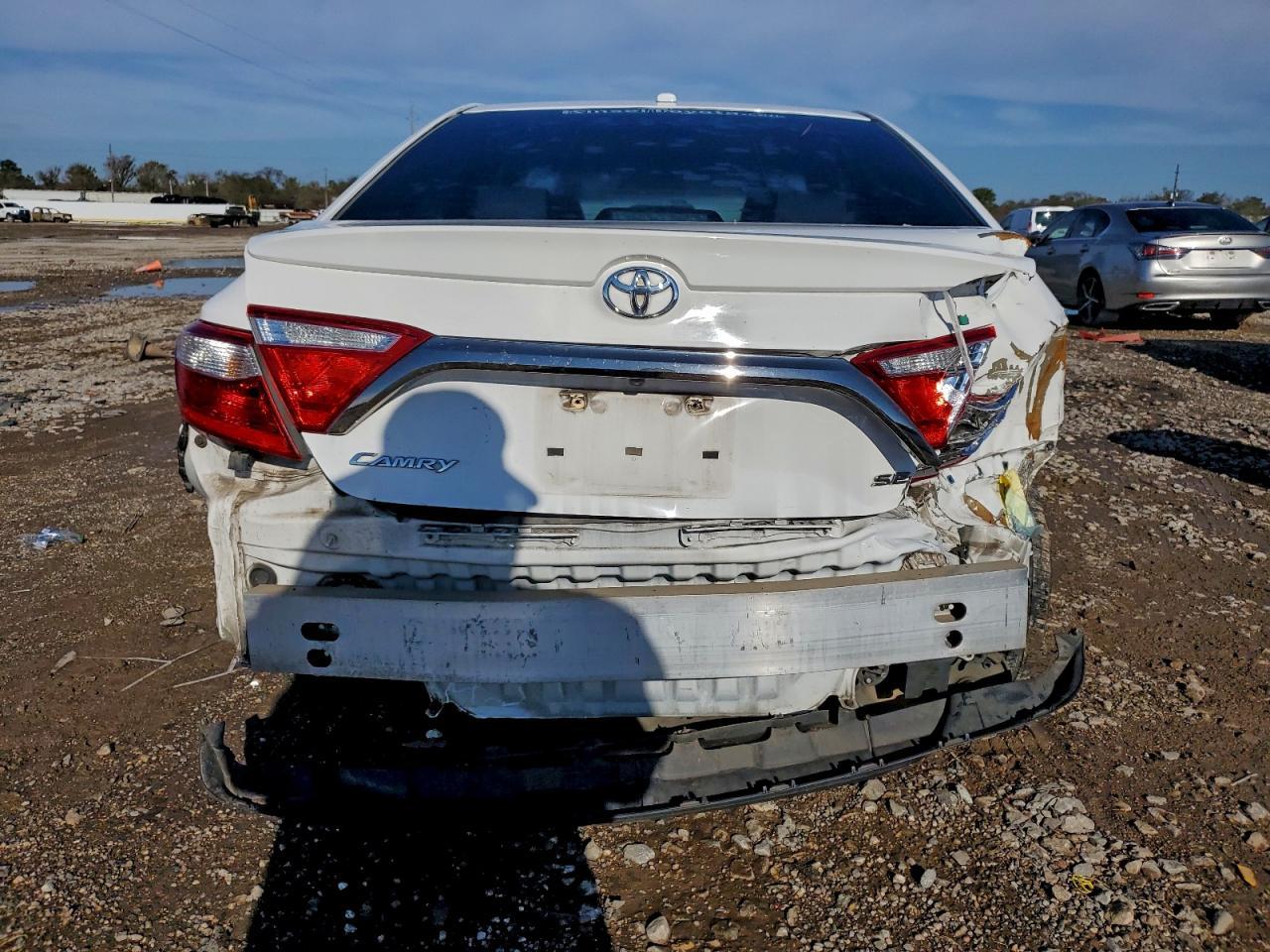 2015 Toyota Camry Le - Image 6