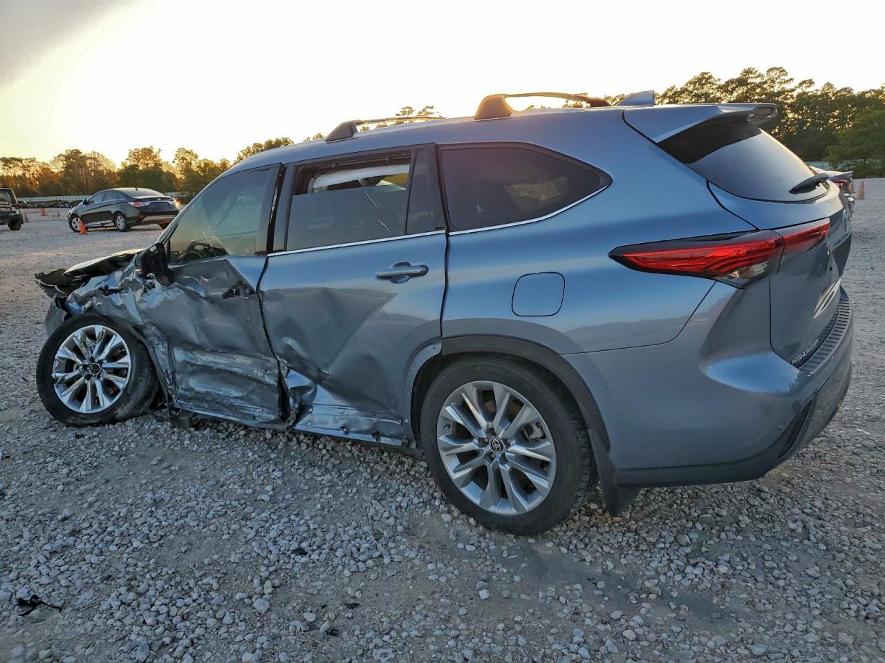 2023 Toyota Highlander Hybrid Limited - Фото 2