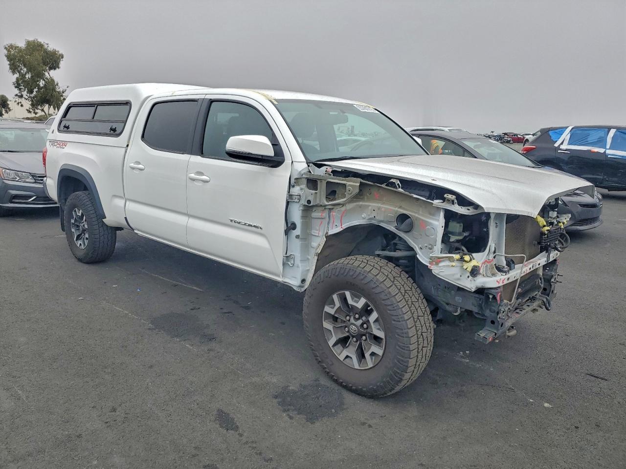 2017 Toyota Tacoma Double Cab - Image 4