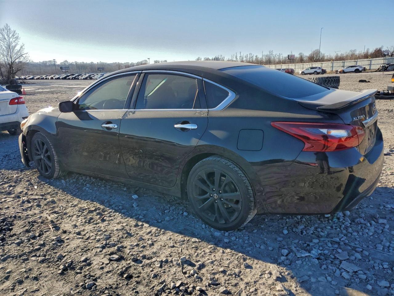 2017 Nissan Altima 2.5 - Фото 2