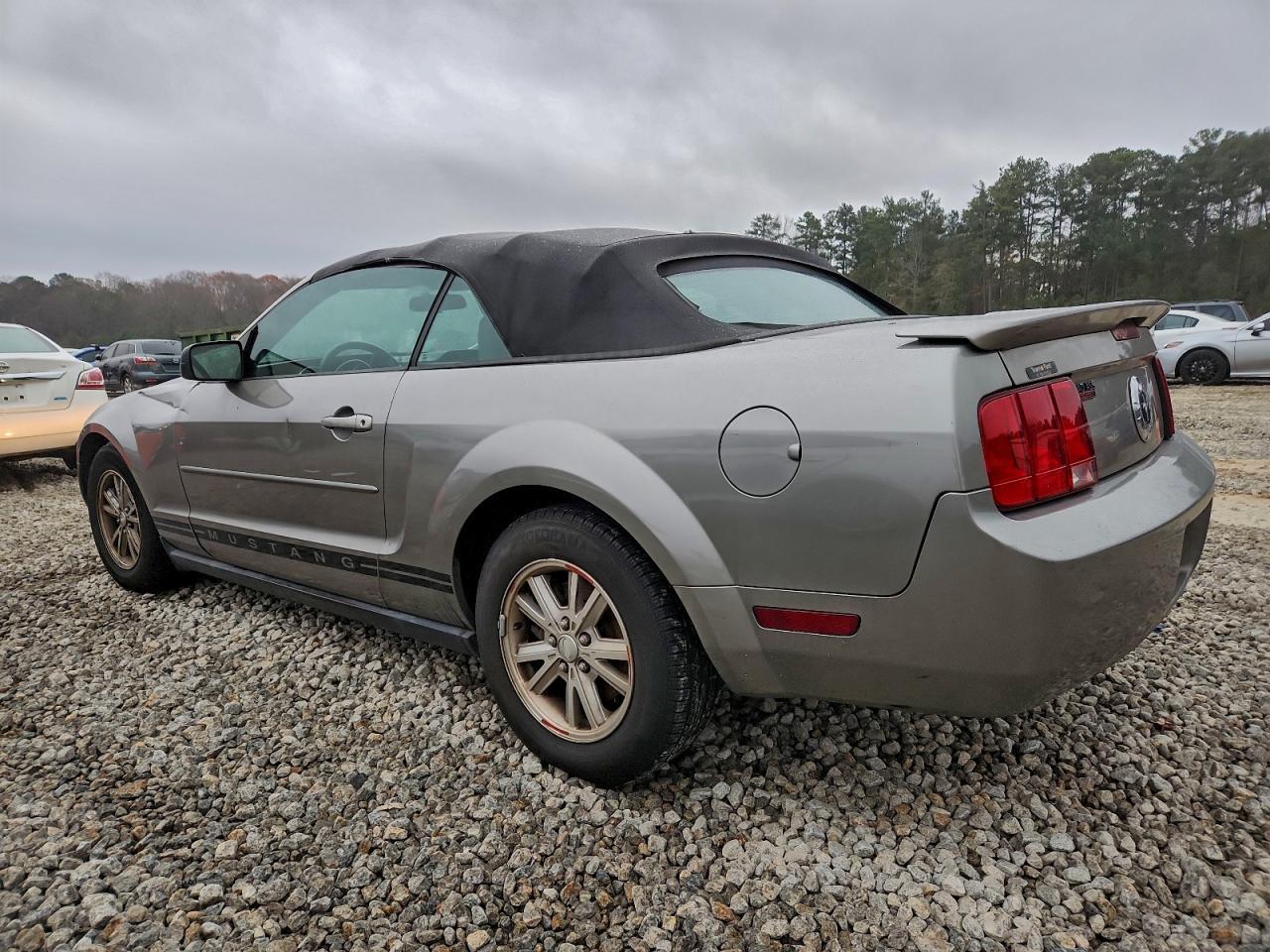 2008 Ford Mustang - Image 2