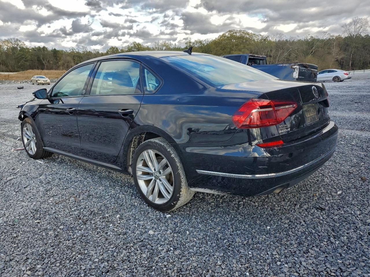 2019 Volkswagen Passat - Фото 2