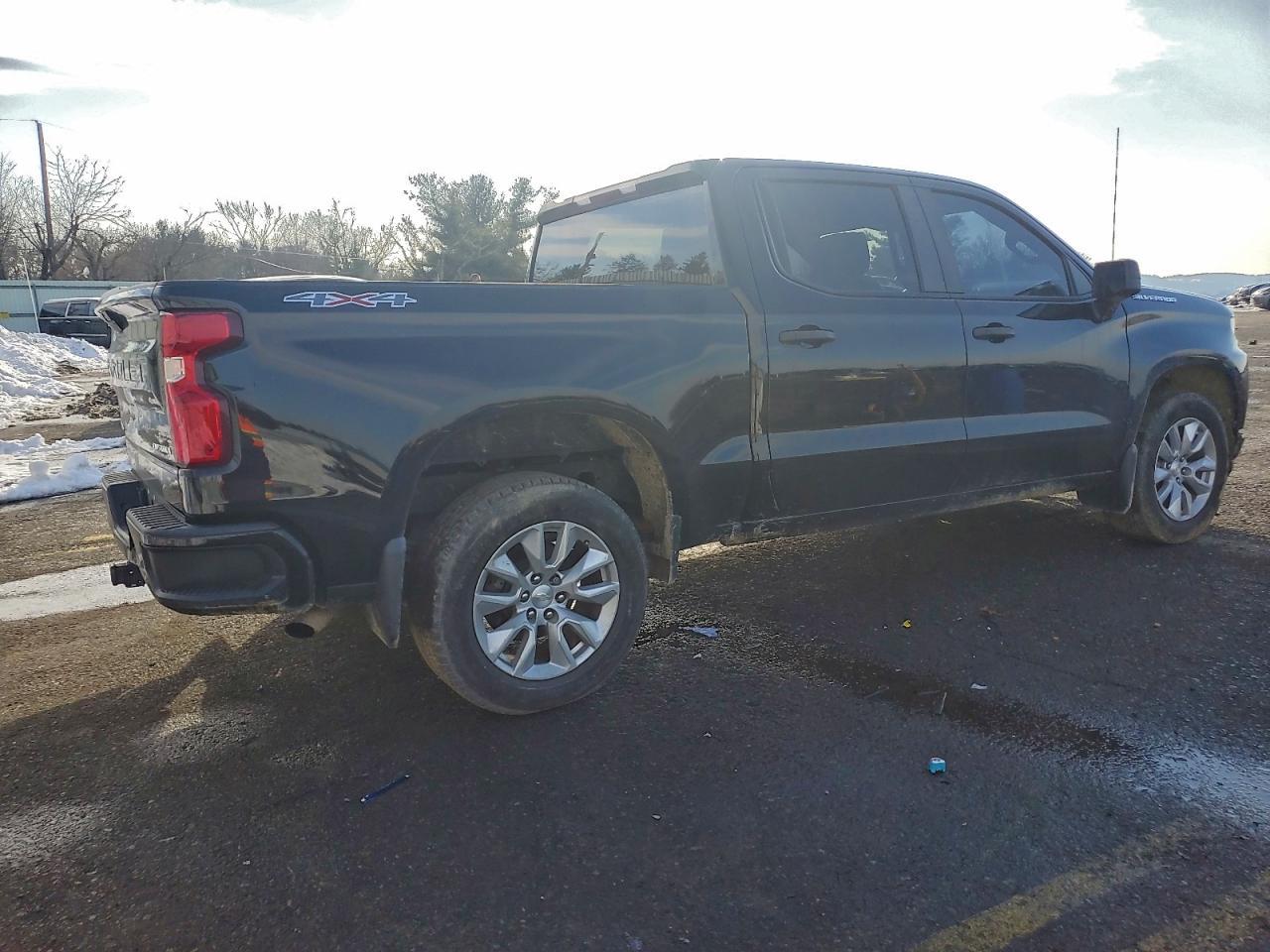 2022 Chevrolet Silverado Ltd K1500 Custom - Фото 3