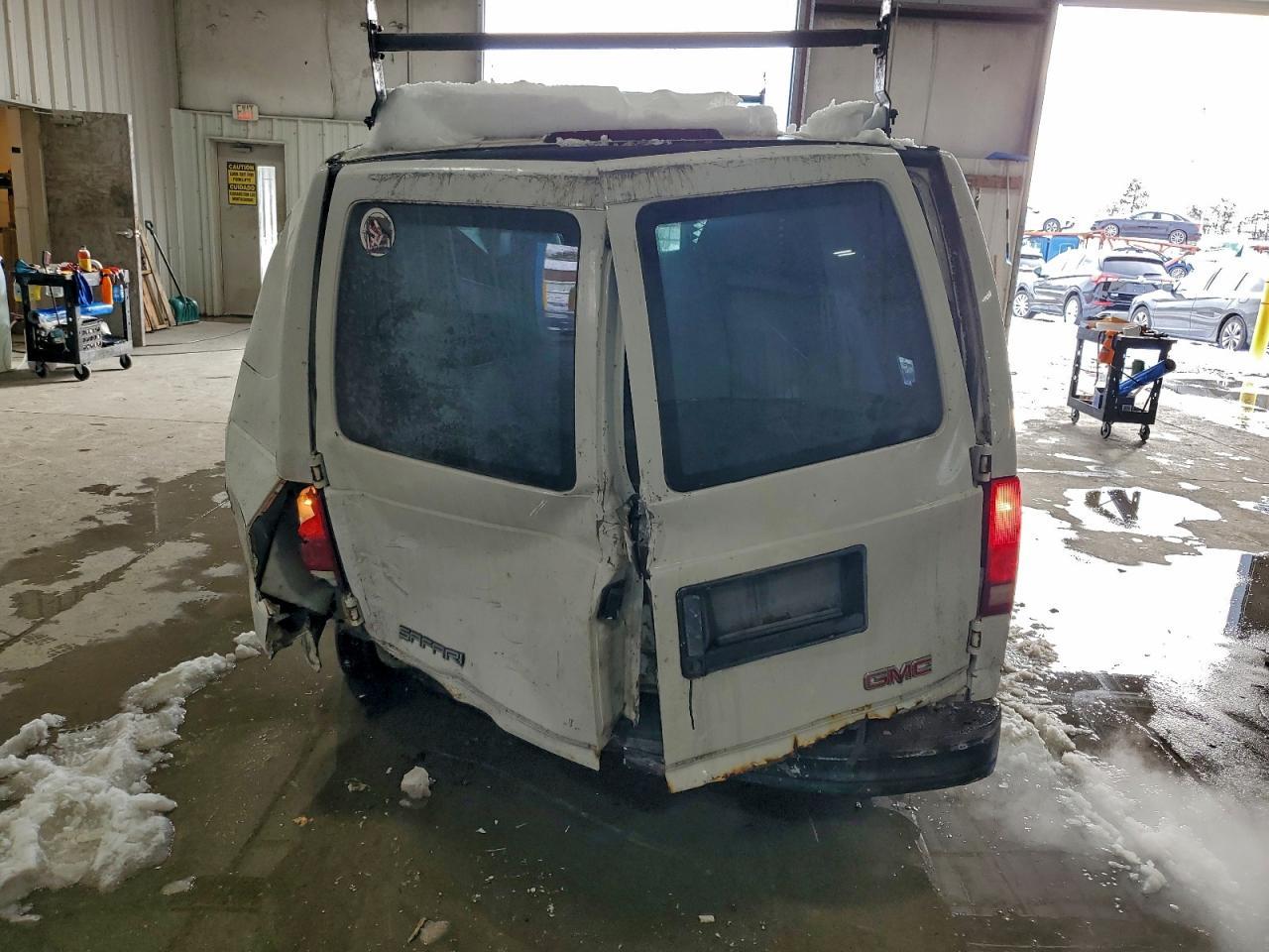 2005 GMC Safari Xt - Фото 6