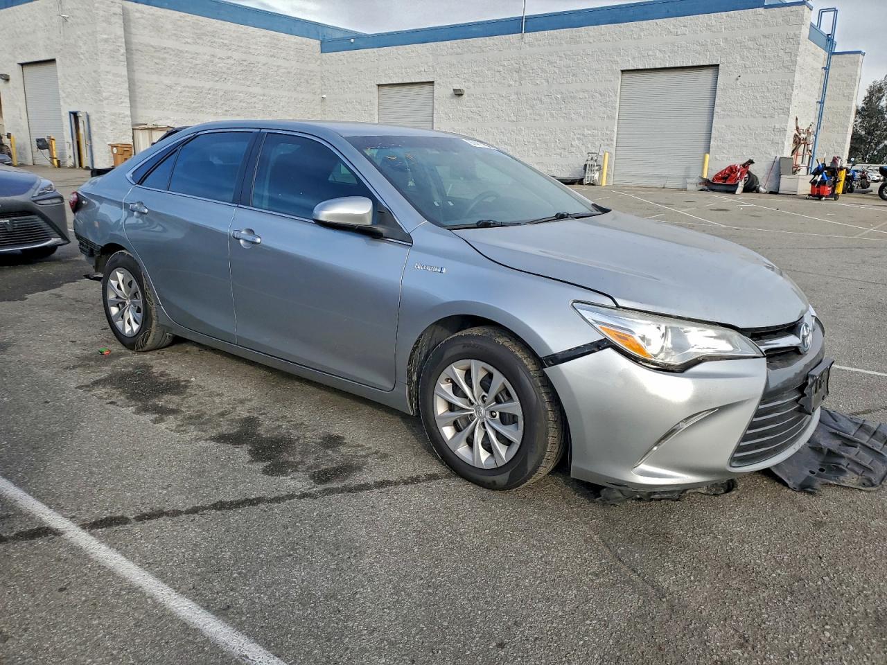2017 Toyota Camry Hybrid - Image 4