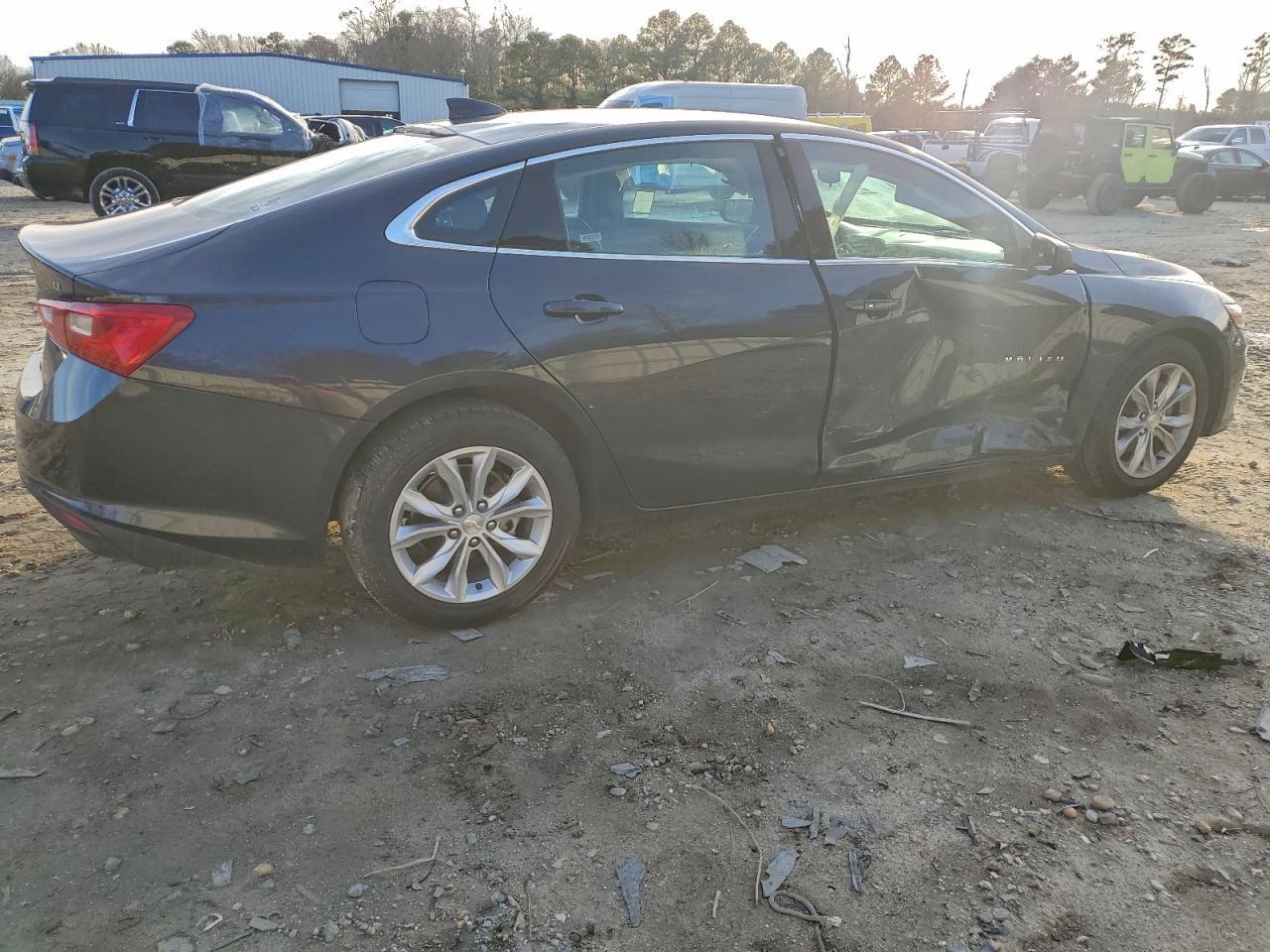 2023 Chevrolet Malibu Lt - Фото 3