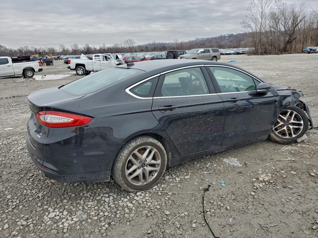 2013 Ford Fusion Se - Фото 3