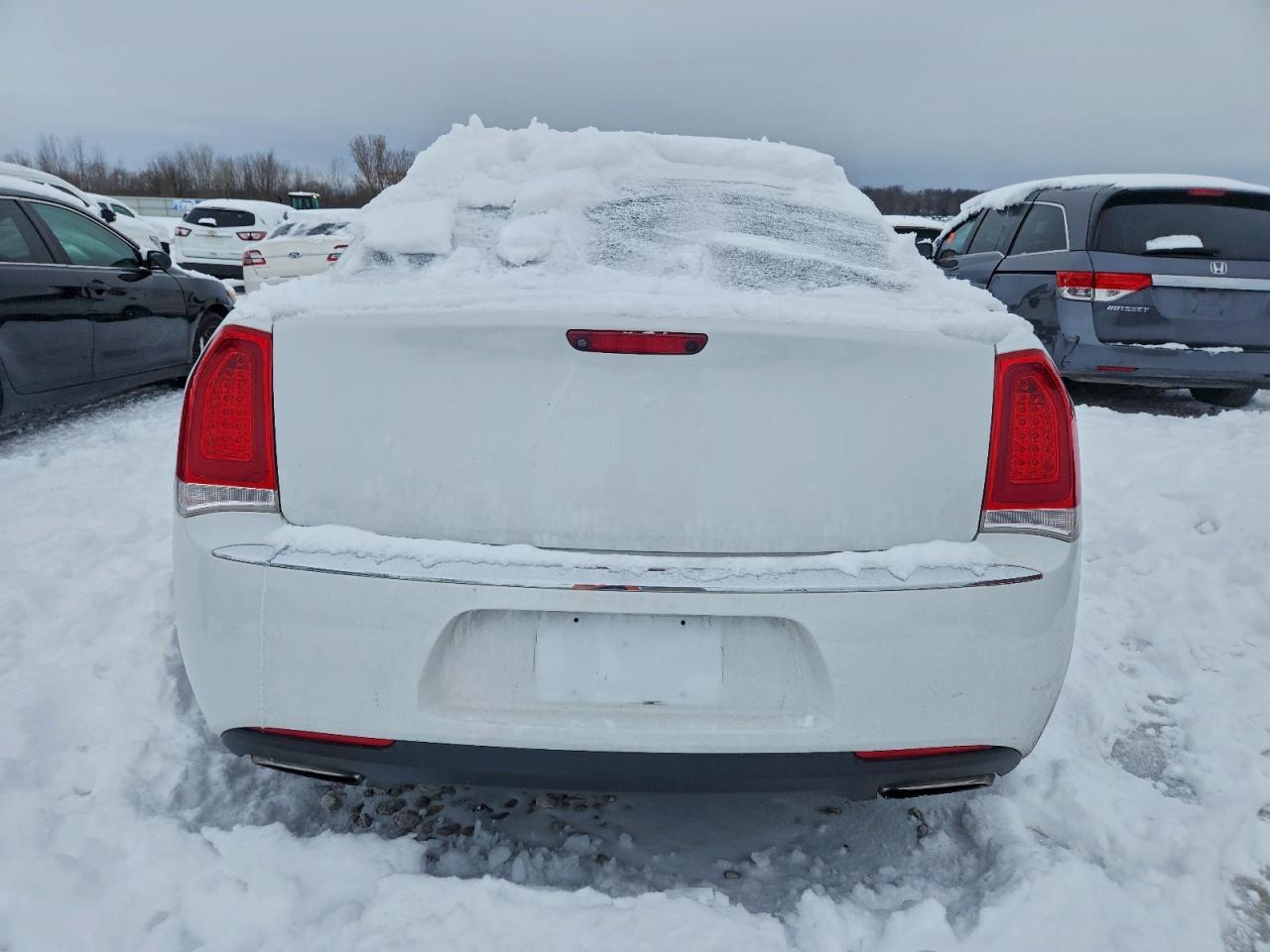 2020 Chrysler 300 Limited - Фото 6