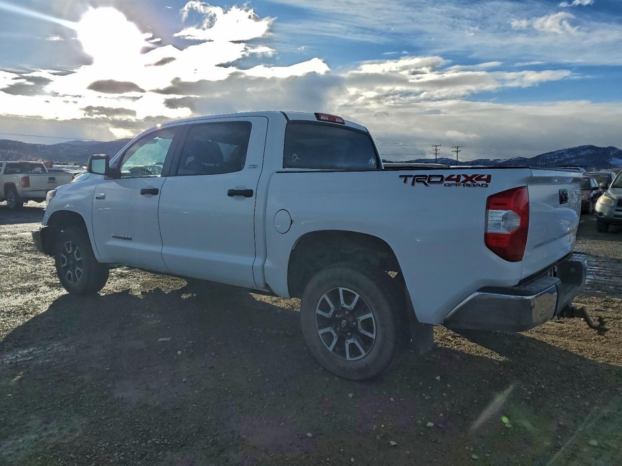 2018 Toyota Tundra Crewmax Sr5 - Фото 2