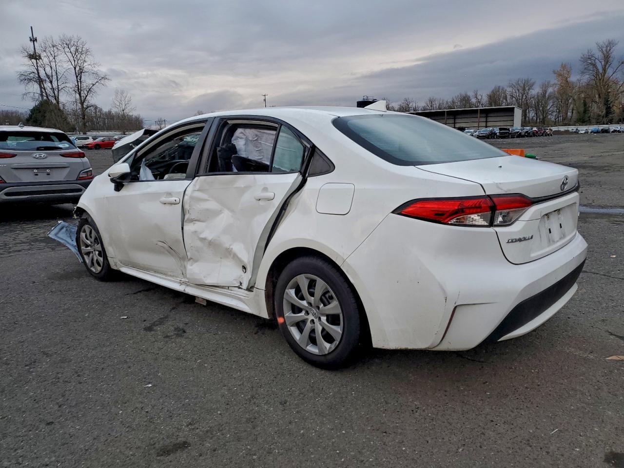 2021 Toyota Corolla Le - Image 2