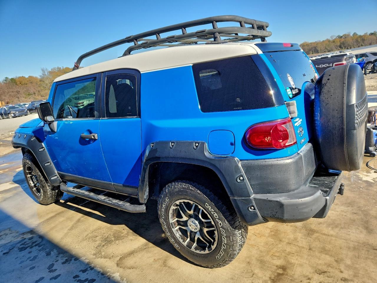 2007 Toyota Fj Cruiser - Image 2