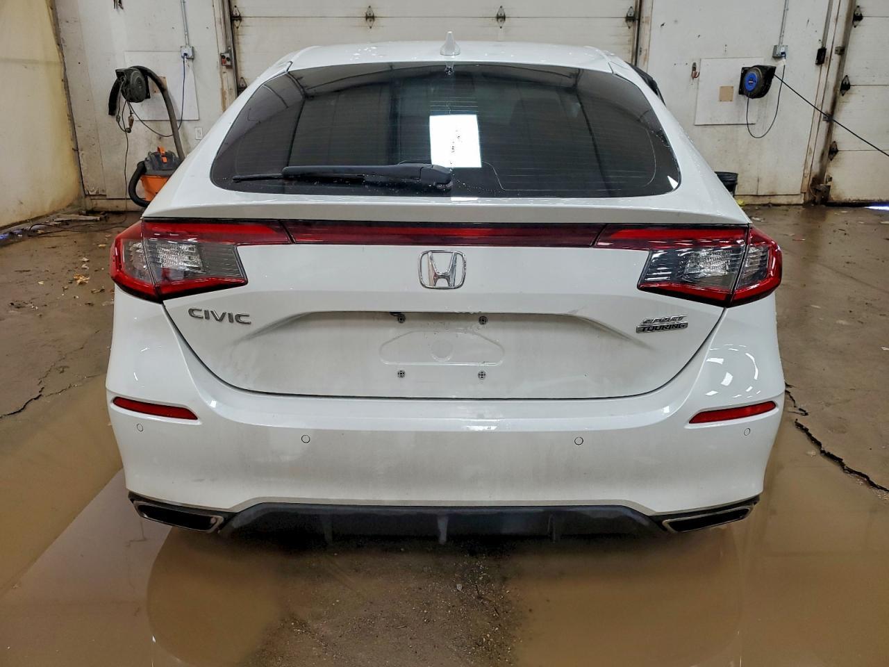 2023 Honda Civic Sport Touring - Image 6