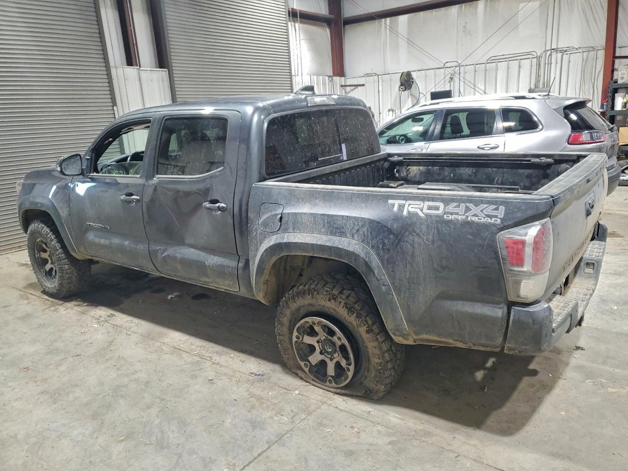 2021 Toyota Tacoma Double Cab - Фото 2