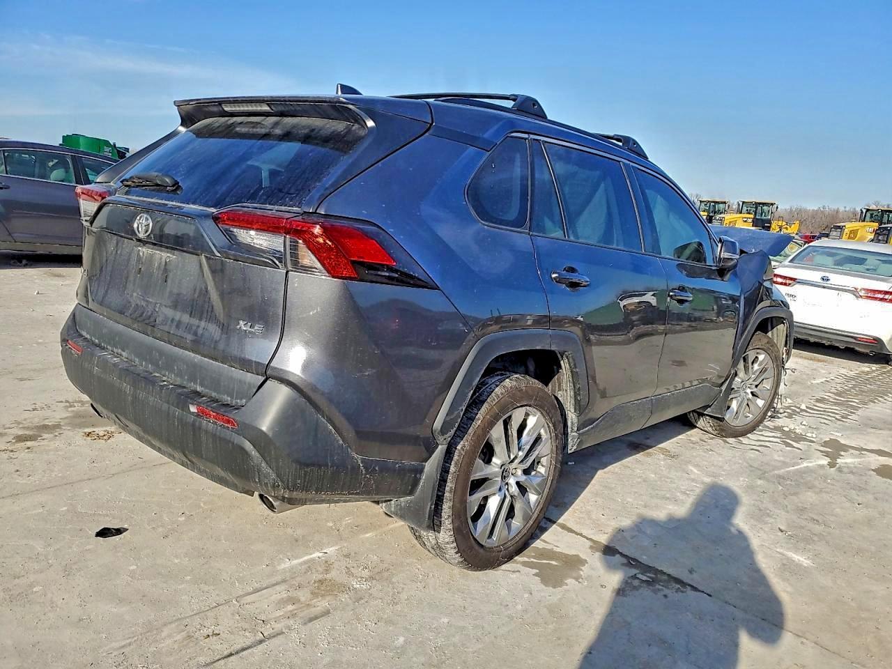 2021 Toyota Rav4 Xle Premium - Фото 3