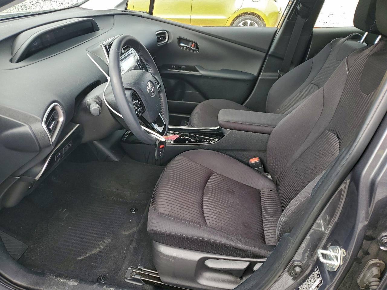 2022 Toyota Prius Prime Le - Image 7