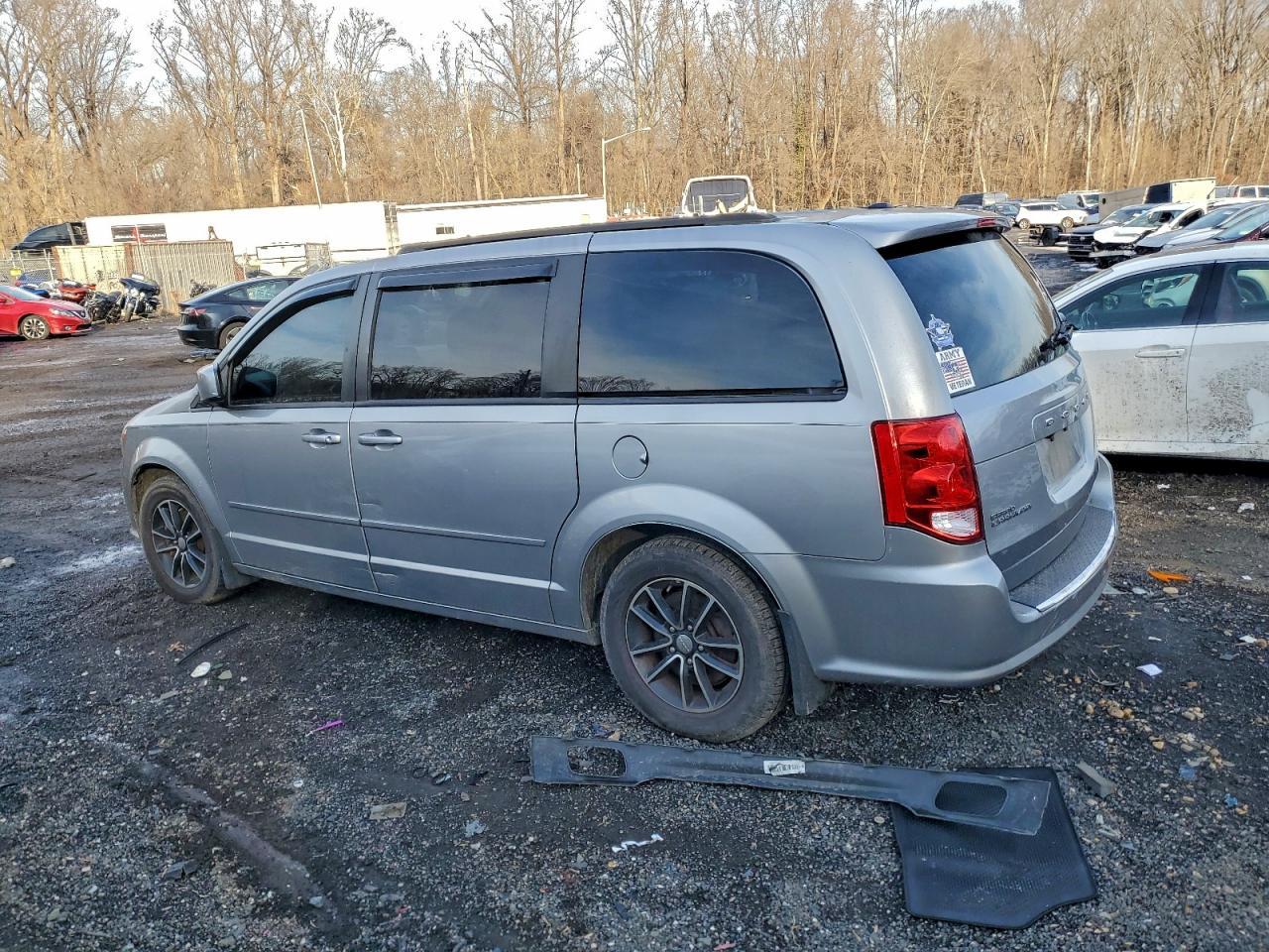2017 Dodge Grand Caravan Gt - Фото 2