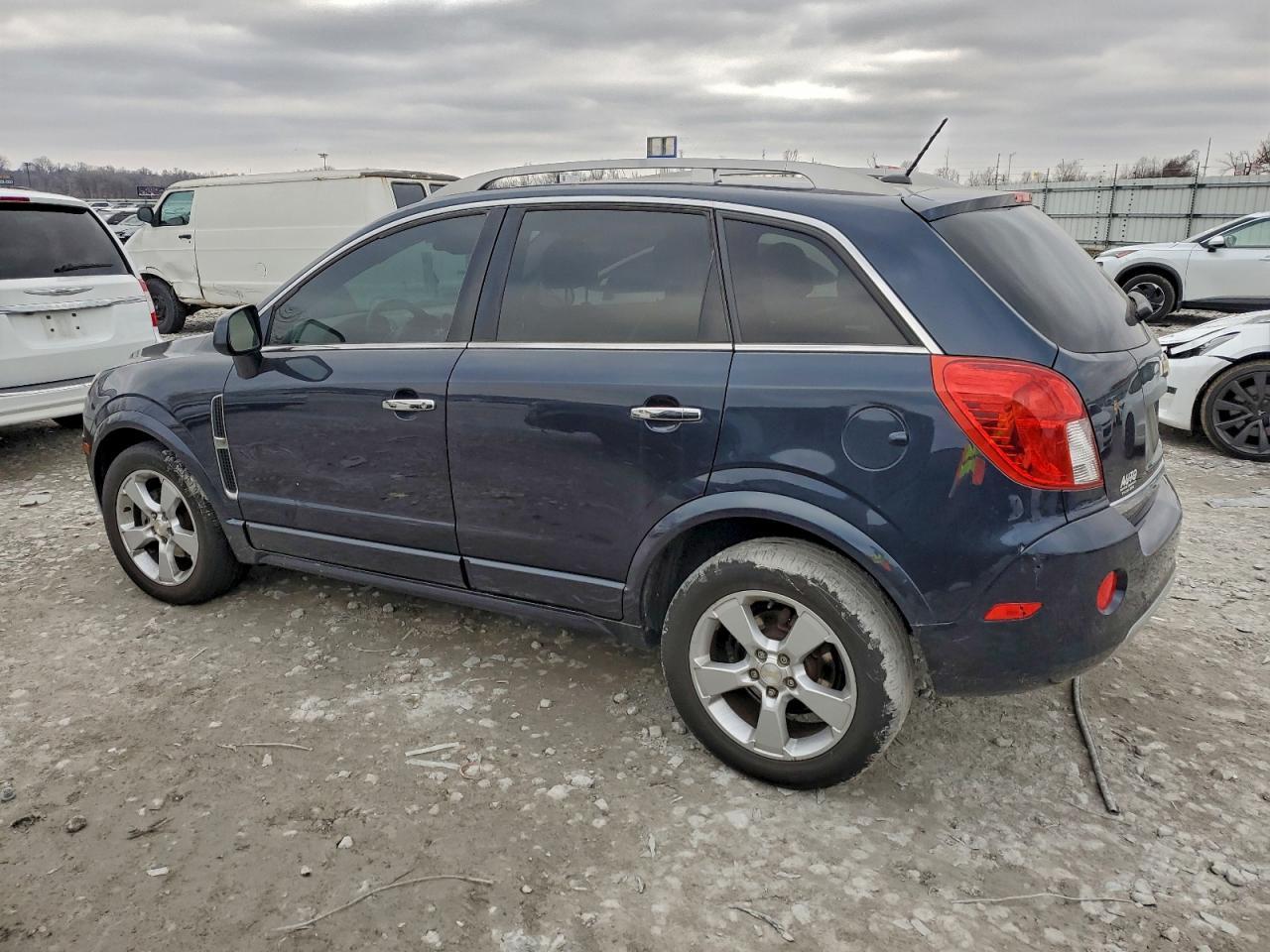 2015 Chevrolet Captiva Lt - Image 2