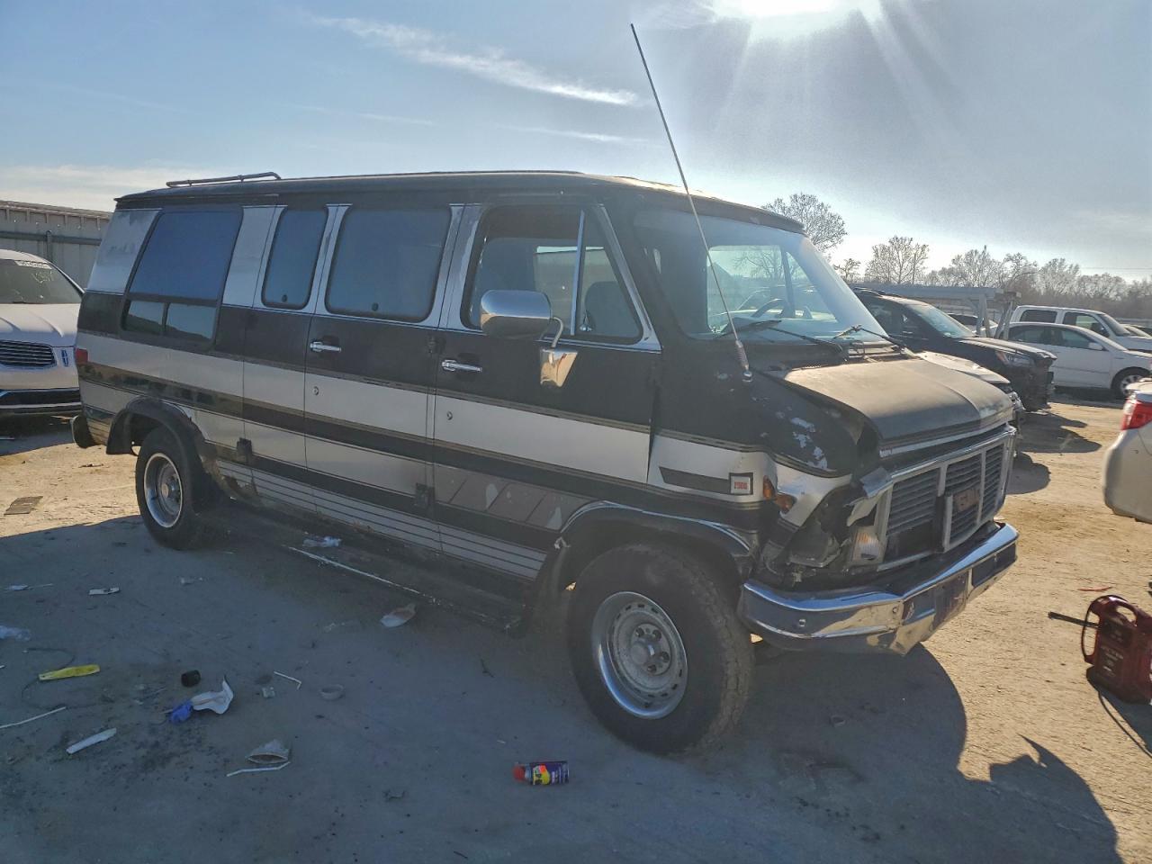 1990 GMC Rally Wagon / Van G2500 - Image 4