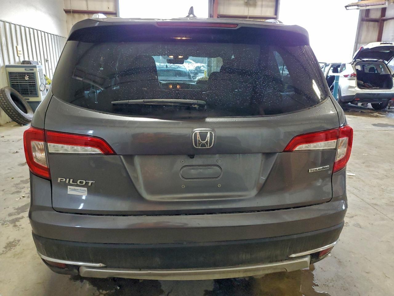 2022 Honda Pilot Touring - Image 6